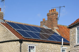 Der Einbau von Photovoltaikanlagen wird staatlich gefördert. Foto: SteveAllenPhoto via Twenty20
