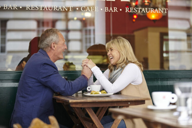 Wegen Corona sind Datingportale zum Kennenlernen extrem wichtig geworden. Foto imagesourcecurated via Envato